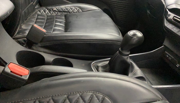 2022 Hyundai NEW I20 SPORTZ 1.2 MT, Petrol, Manual, 57,247 km, Gear Lever