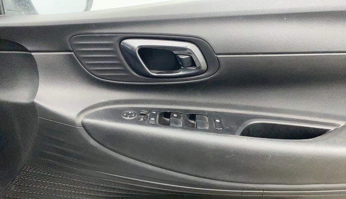 2022 Hyundai NEW I20 SPORTZ 1.2 MT, Petrol, Manual, 57,247 km, Driver Side Door Panels Control