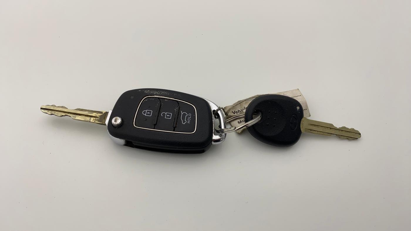 2022 Hyundai NEW I20 SPORTZ 1.2 MT, Petrol, Manual, 57,247 km, Key Close Up