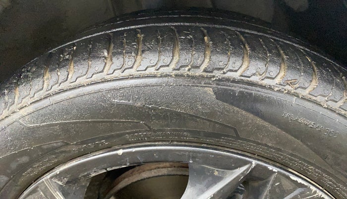 2022 Hyundai NEW I20 SPORTZ 1.2 MT, Petrol, Manual, 57,247 km, Right Front Tyre Tread