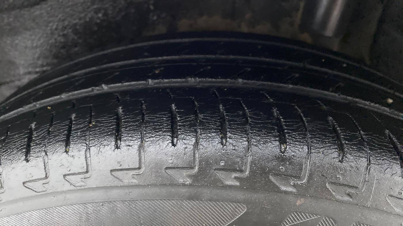2017 Maruti IGNIS DELTA 1.2, Petrol, Manual, 36,736 km, Left Rear Tyre Tread