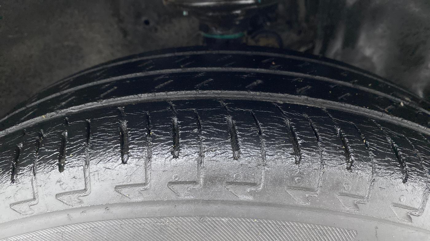 2017 Maruti IGNIS DELTA 1.2, Petrol, Manual, 36,736 km, Right Front Tyre Tread