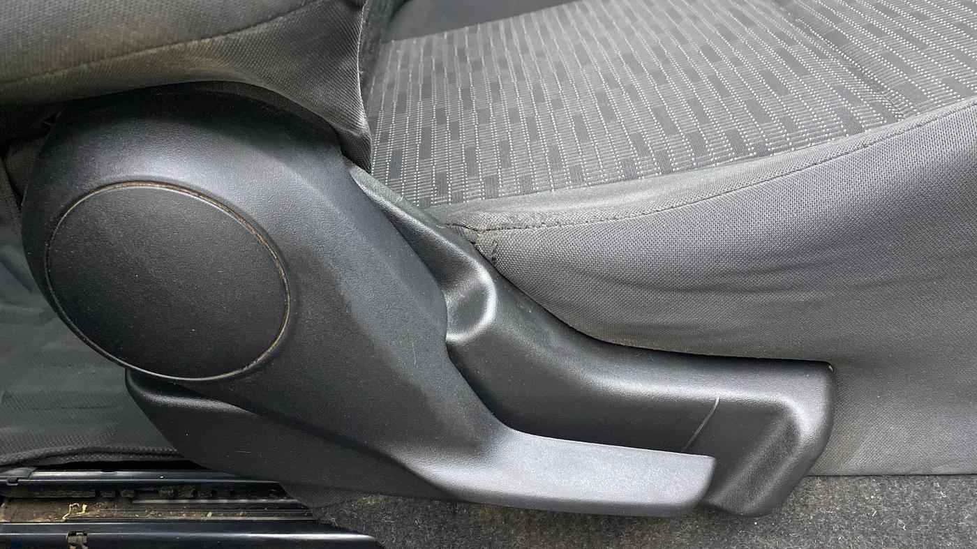 2017 Maruti IGNIS DELTA 1.2, Petrol, Manual, 36,736 km, Driver Side Adjustment Panel