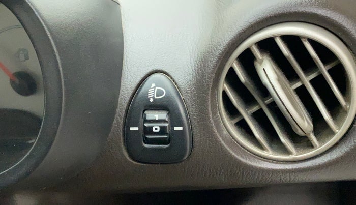 2013 Hyundai Santro Xing GL, CNG, Manual, 63,686 km, Dashboard - Headlight height adjustment not working