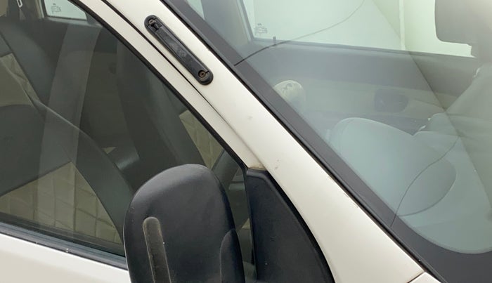 2013 Hyundai Santro Xing GL, CNG, Manual, 63,686 km, Right A pillar - Minor scratches