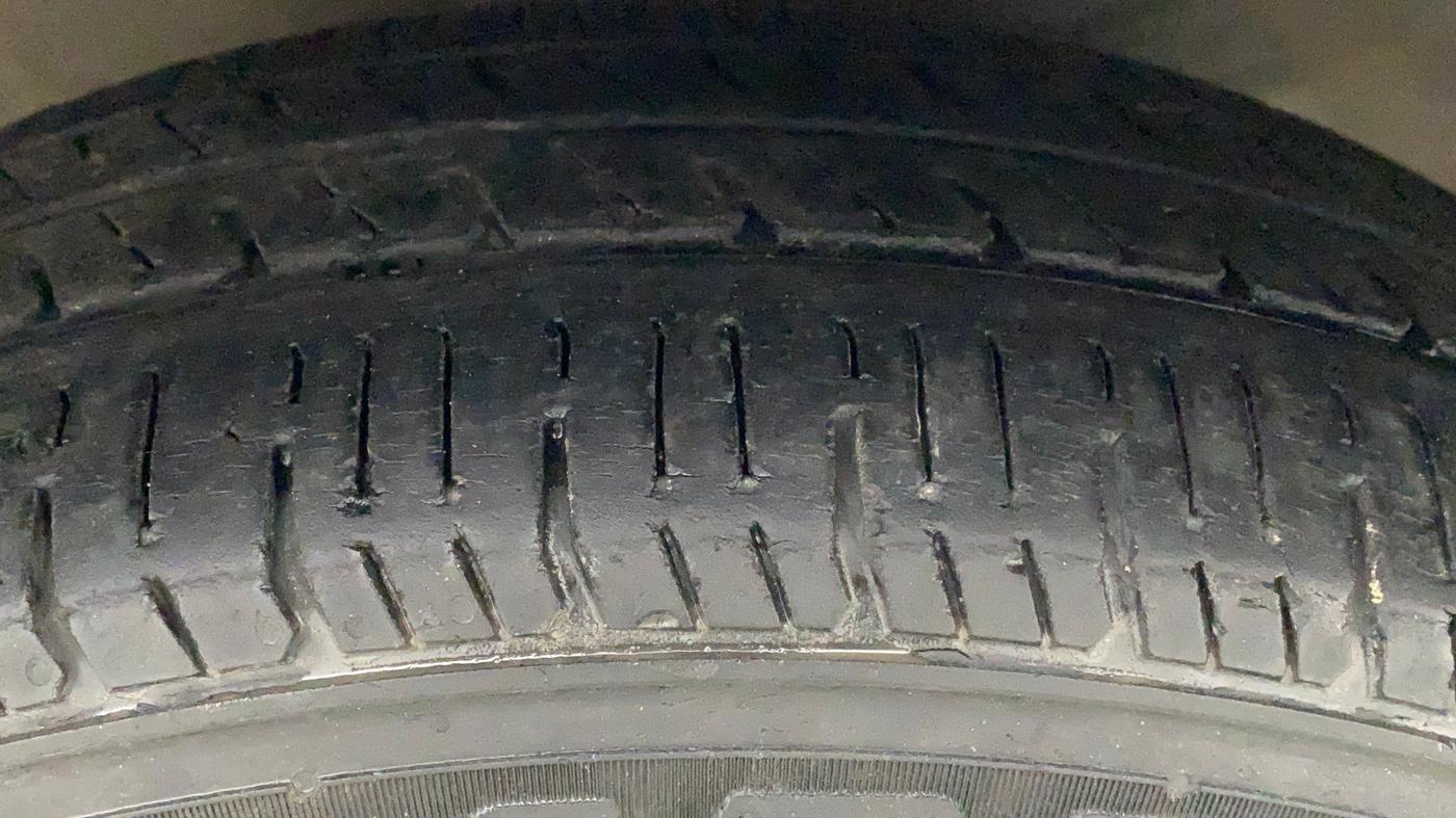 2013 Hyundai Santro Xing GL, CNG, Manual, 63,686 km, Right Front Tyre Tread