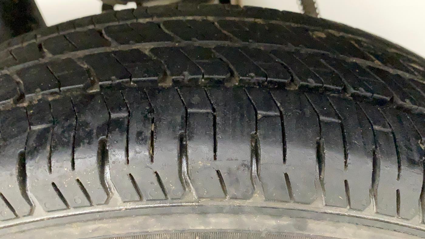 2013 Hyundai Santro Xing GL, CNG, Manual, 63,686 km, Left Rear Tyre Tread