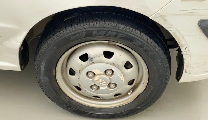 2013 Hyundai Santro Xing GL, CNG, Manual, 63,686 km, Right front tyre - Major and repairable