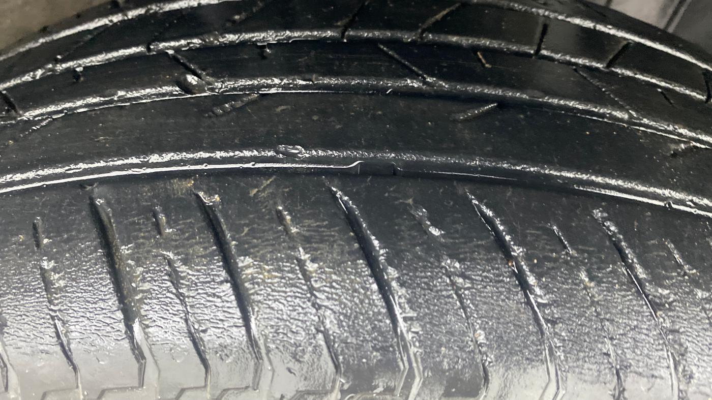 2022 Renault Kiger RXT AMT, Petrol, Automatic, 30,108 km, Right Front Tyre Tread