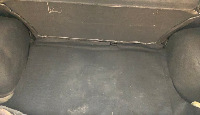 2012 Ford Figo TITANIUM 1.4 DIESEL, Diesel, Manual, 96,737 km, Boot Inside