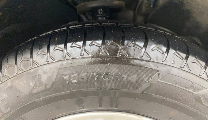 2012 Ford Figo TITANIUM 1.4 DIESEL, Diesel, Manual, 96,737 km, Right Front Tyre Tread