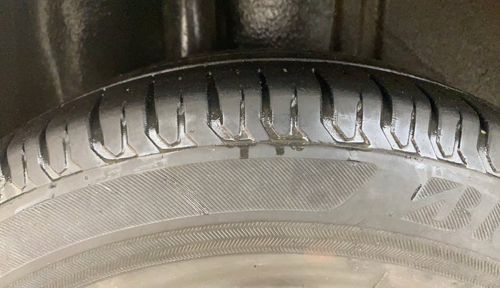 2012 Ford Figo TITANIUM 1.4 DIESEL, Diesel, Manual, 96,737 km, Right Rear Tyre Tread