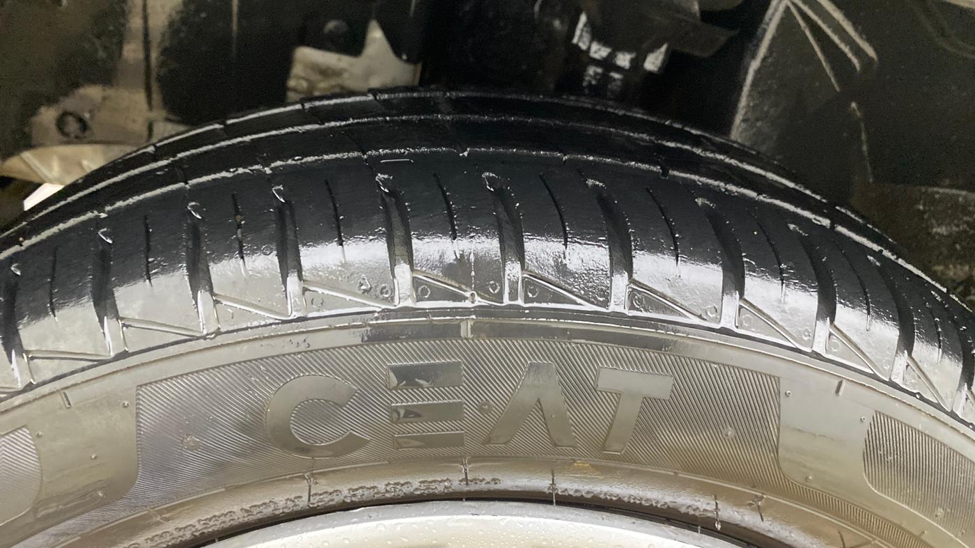 2021 Renault Kwid RXT 1.0 AMT (O), Petrol, Automatic, 27,184 km, Left Front Tyre Tread