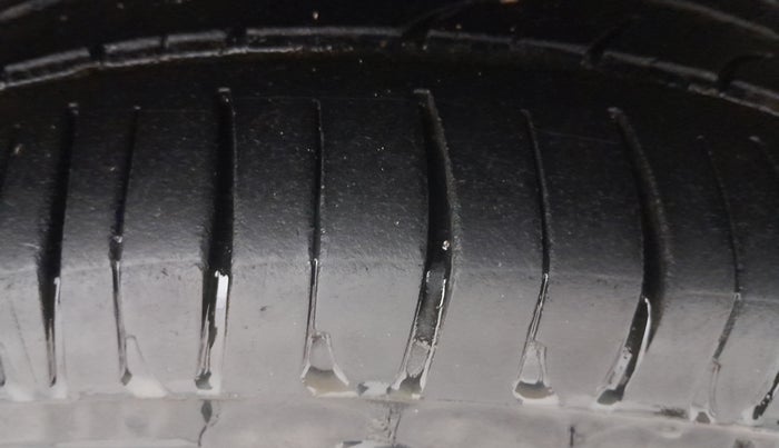 2016 Honda Amaze 1.5L I-DTEC SX, Diesel, Manual, 58,347 km, Right Front Tyre Tread