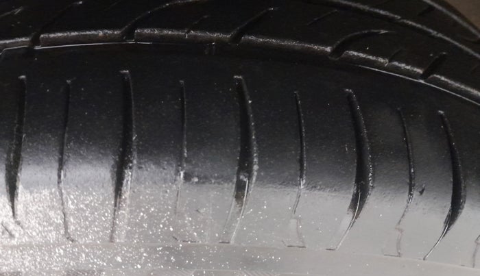 2016 Honda Amaze 1.5L I-DTEC SX, Diesel, Manual, 58,347 km, Left Front Tyre Tread