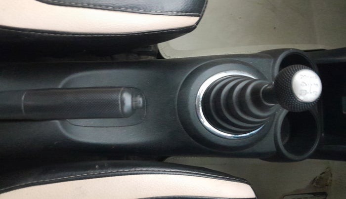 2016 Honda Amaze 1.5L I-DTEC SX, Diesel, Manual, 58,347 km, Gear Lever