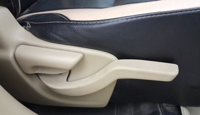 2016 Honda Amaze 1.5L I-DTEC SX, Diesel, Manual, 58,347 km, Driver Side Adjustment Panel