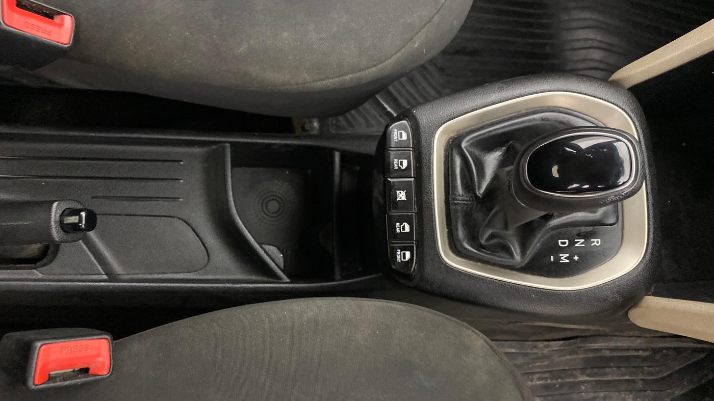 2019 Hyundai NEW SANTRO MAGNA AMT, Petrol, Automatic, 54,101 km, Gear Lever