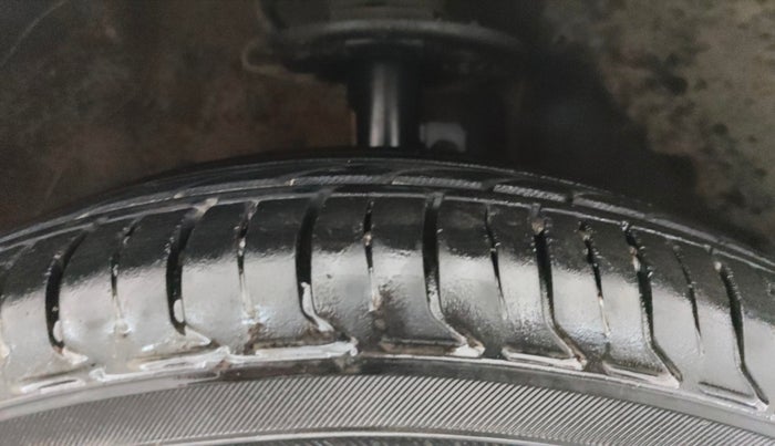 2021 Maruti Swift VXI, Petrol, Manual, 56,290 km, Right Front Tyre Tread