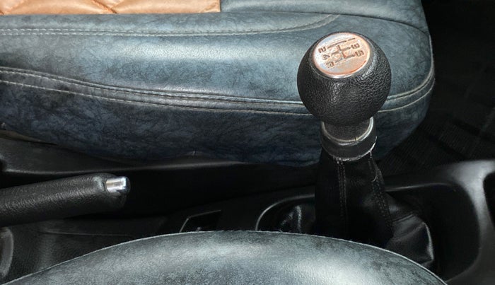 2014 Maruti Wagon R Stingray VXI, Petrol, Manual, 56,743 km, Gear Lever