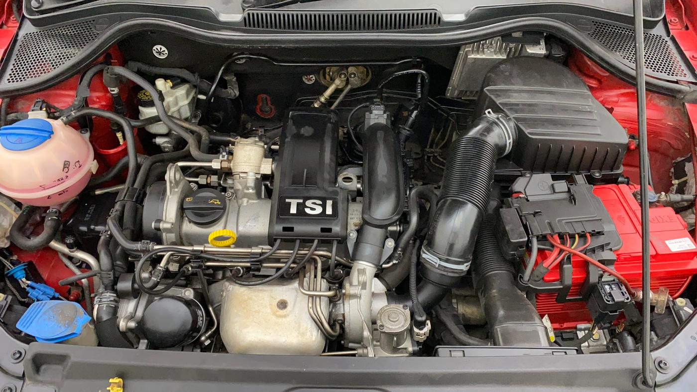 2015 Volkswagen Polo GT TSI AT, Petrol, Automatic, 1,05,518 km, Open Bonet