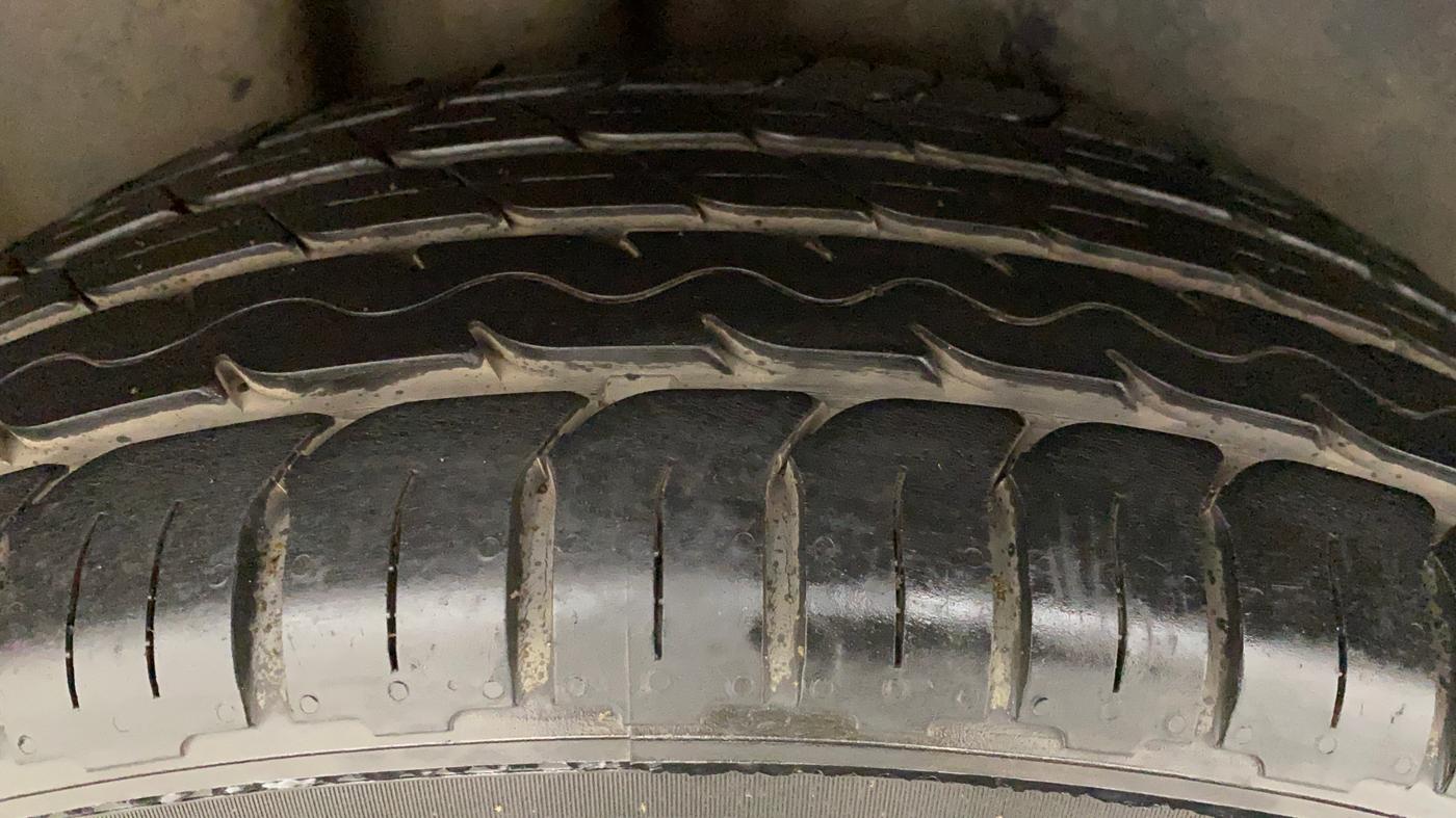 2015 Volkswagen Polo GT TSI AT, Petrol, Automatic, 1,05,518 km, Right Rear Tyre Tread
