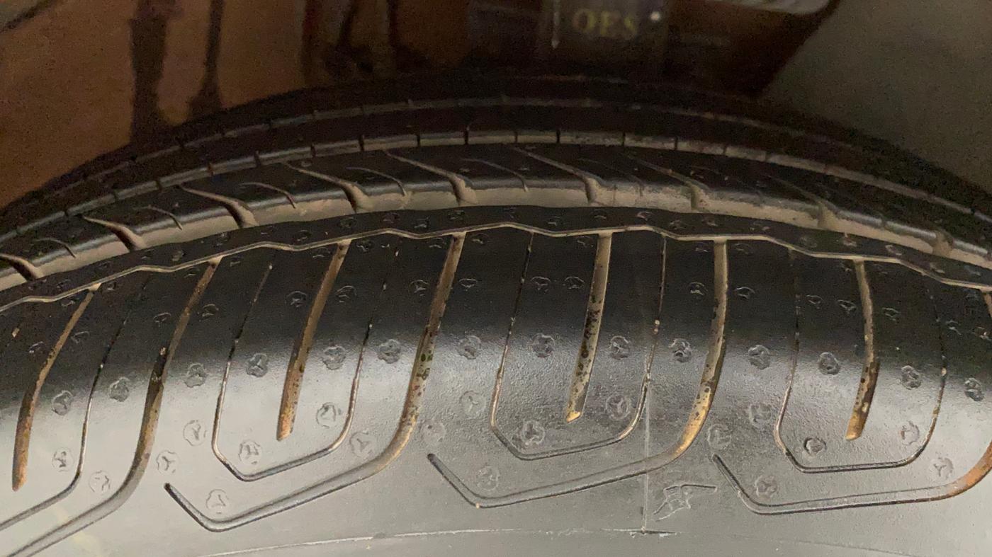 2015 Volkswagen Polo GT TSI AT, Petrol, Automatic, 1,05,518 km, Right Front Tyre Tread