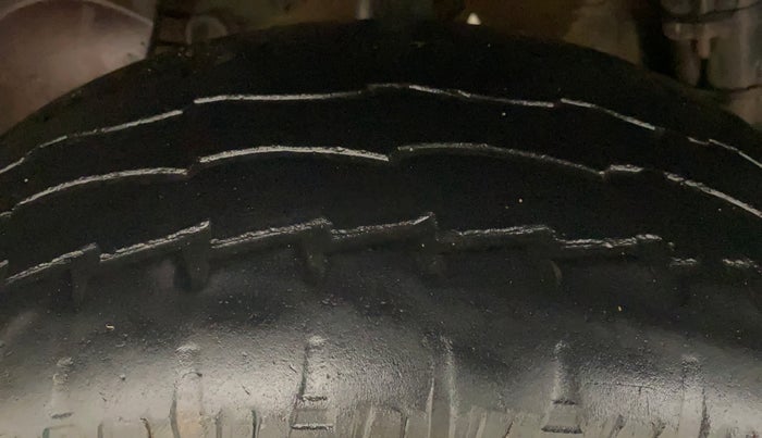 2016 Renault Duster 110 PS RXL 4X2 AMT, Diesel, Automatic, 77,608 km, Right Rear Tyre Tread