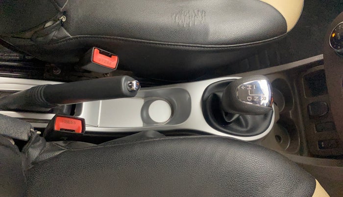 2016 Renault Duster 110 PS RXL 4X2 AMT, Diesel, Automatic, 77,608 km, Gear Lever