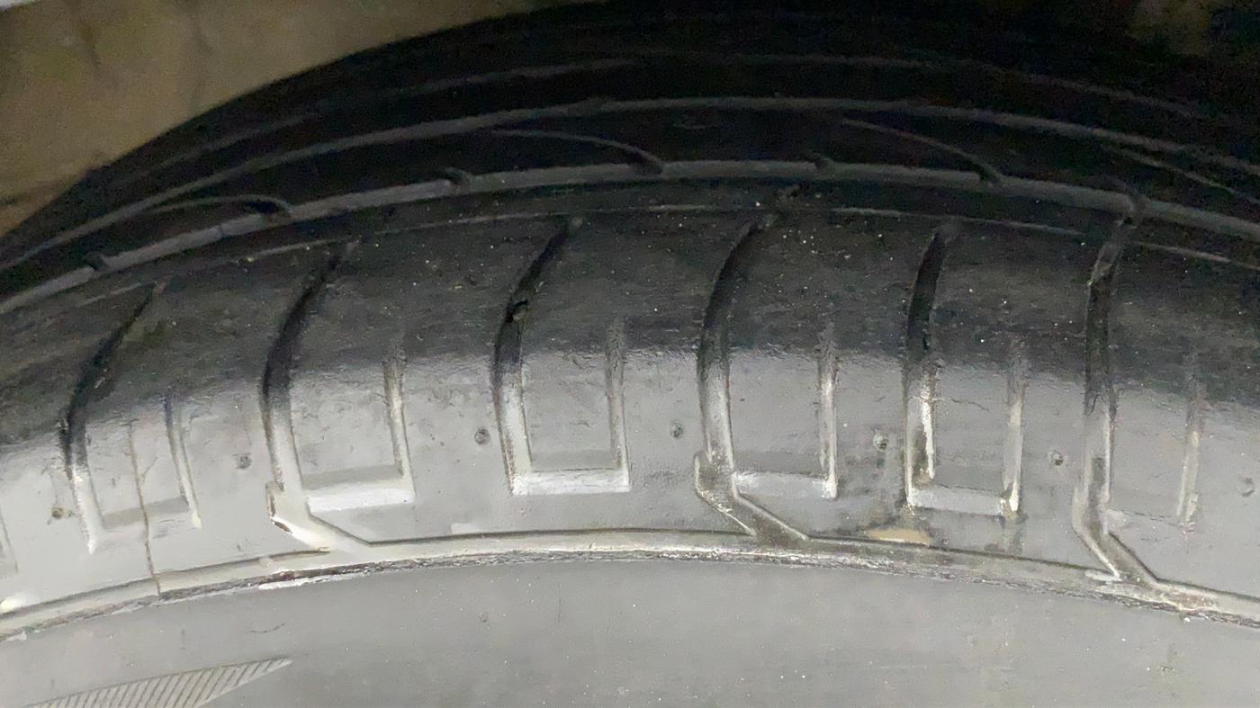 2019 Hyundai Creta SX AT 1.6 PETROL, Petrol, Automatic, 26,003 km, Right Front Tyre Tread