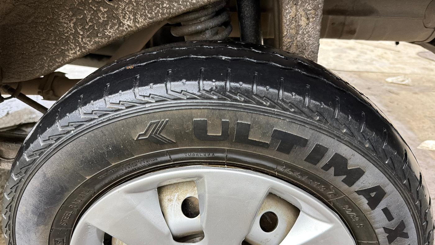 2024 Maruti Eeco 5 Str Ac CNG (O) , CNG, Manual, 27,208 km, Left Rear Tyre Tread