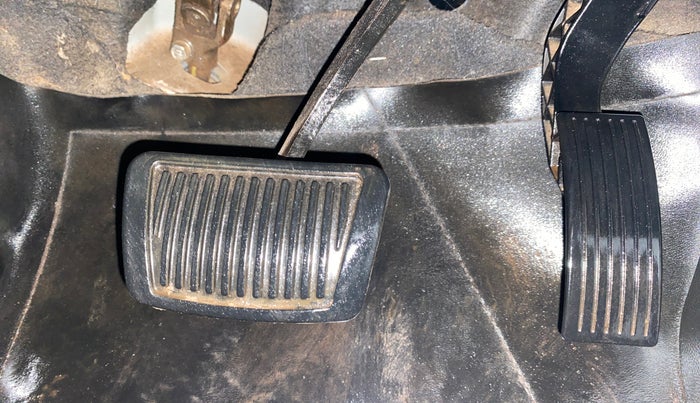 2016 Hyundai Grand i10 ASTA (O) AT 1.2 KAPPA VTVT, CNG, Automatic, 75,556 km, Pedals