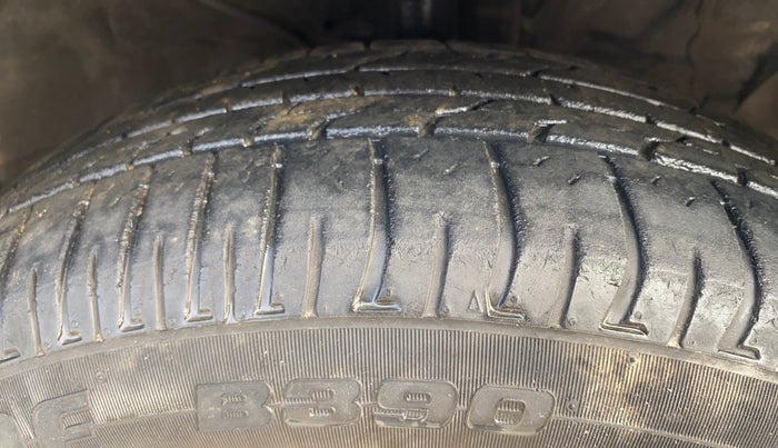 2016 Hyundai Creta SX PLUS 1.6 DIESEL, Diesel, Manual, 82,000 km, Right Front Tyre Tread