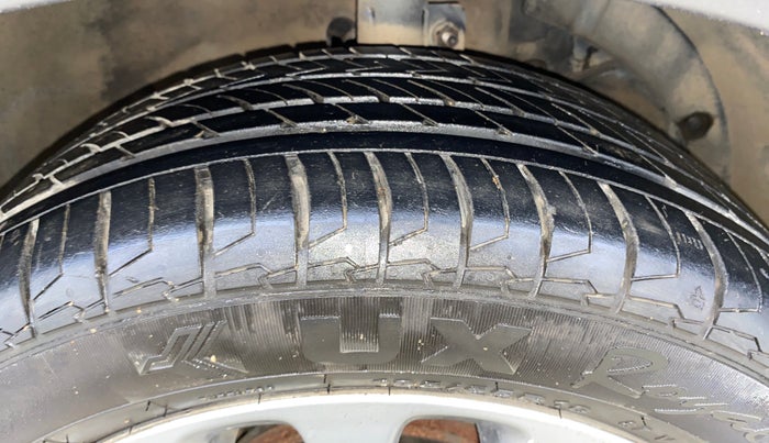 2016 Maruti Baleno ZETA CVT PETROL 1.2, Petrol, Automatic, 63,079 km, Right Front Tyre Tread