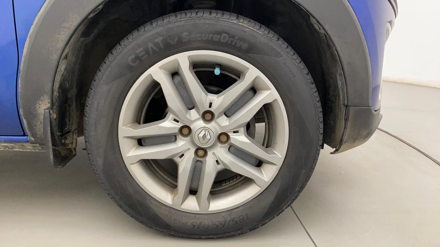 2021 Renault TRIBER RXZ AMT, Petrol, Automatic, 33,241 km, Right Front Wheel