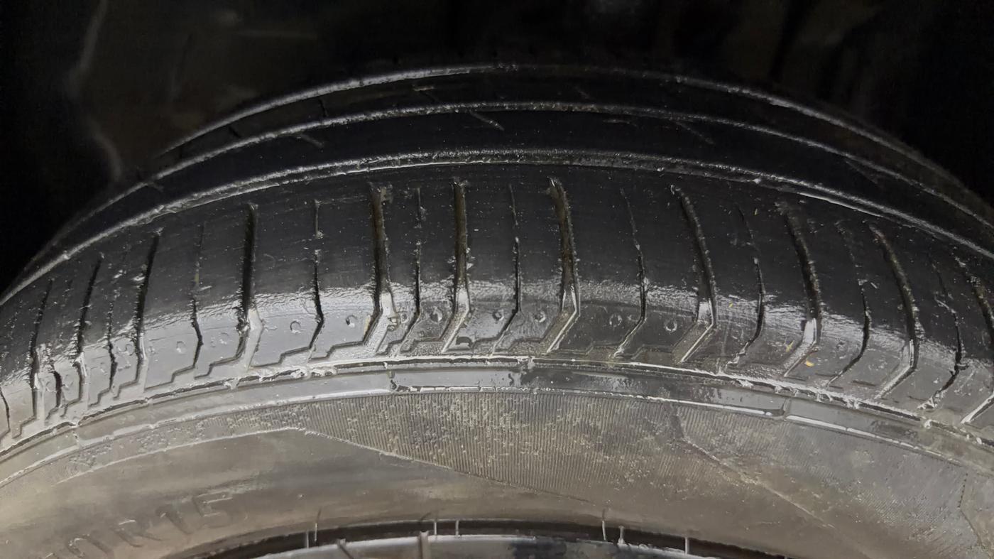 2023 Tata PUNCH ADVENTURE AMT, Petrol, Automatic, 51,819 km, Left Front Tyre Tread