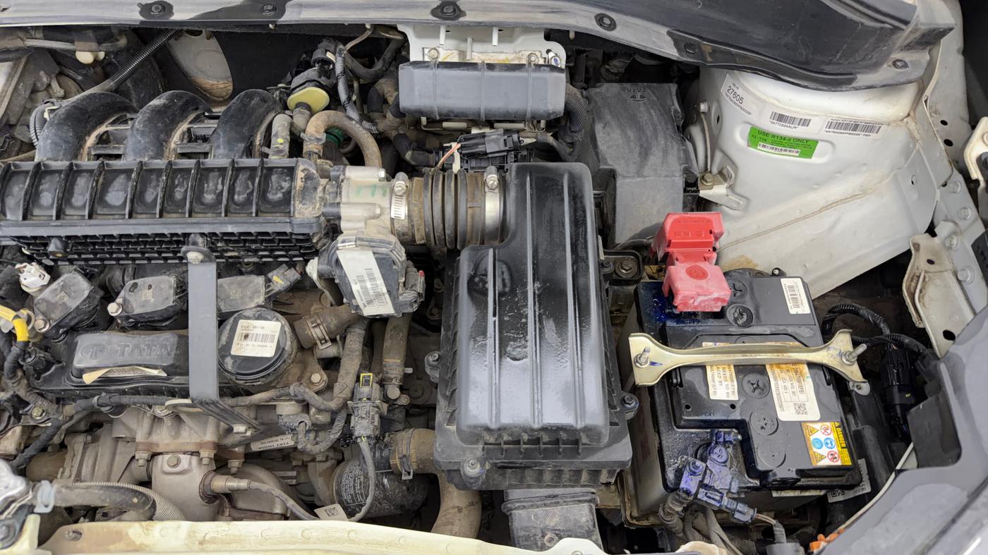 2023 Tata PUNCH ADVENTURE AMT, Petrol, Automatic, 51,819 km, Engine View - Left