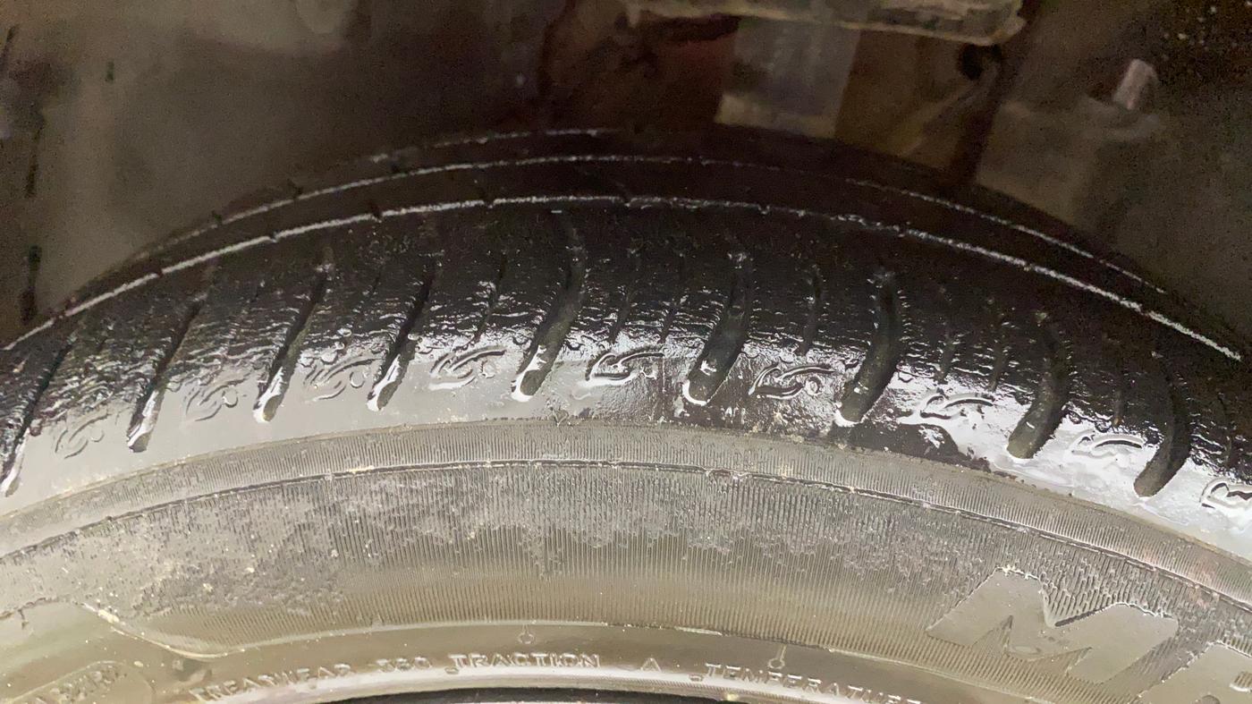 2020 Tata ALTROZ XM PLUS PETROL, Petrol, Manual, 69,456 km, Left Front Tyre Tread