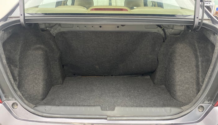 2018 Honda Amaze 1.2L I-VTEC V CVT, Petrol, Automatic, 30,145 km, Boot Inside