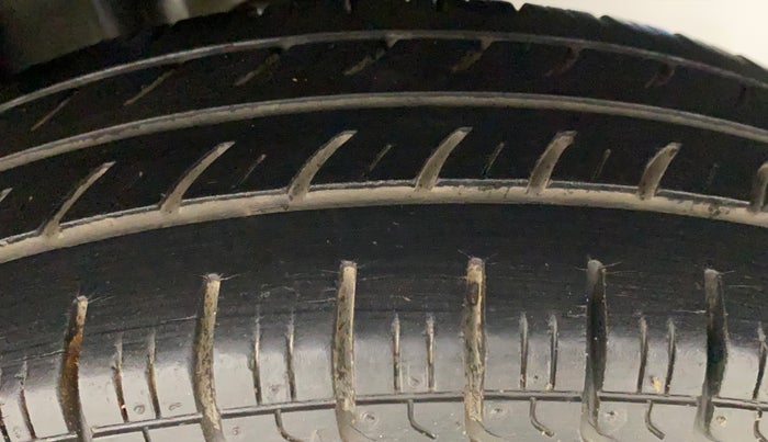 2014 Maruti Alto 800 LXI, Petrol, Manual, 23,584 km, Left Rear Tyre Tread