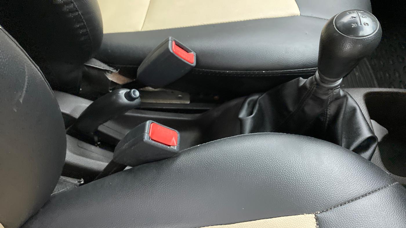 2016 Hyundai Eon SPORTZ, Petrol, Manual, 58,248 km, Gear Lever