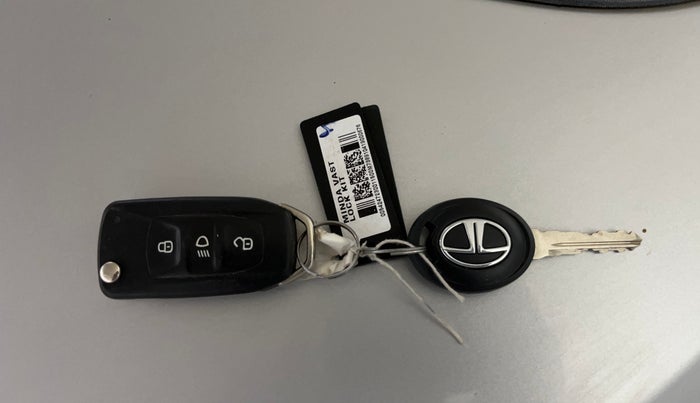 2019 Tata Tiago XZA PETROL, Petrol, Automatic, 90,063 km, Key Close Up