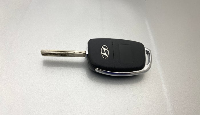 2013 Hyundai Verna FLUIDIC 1.6 VTVT SX, Petrol, Manual, 1,07,943 km, Key Close Up