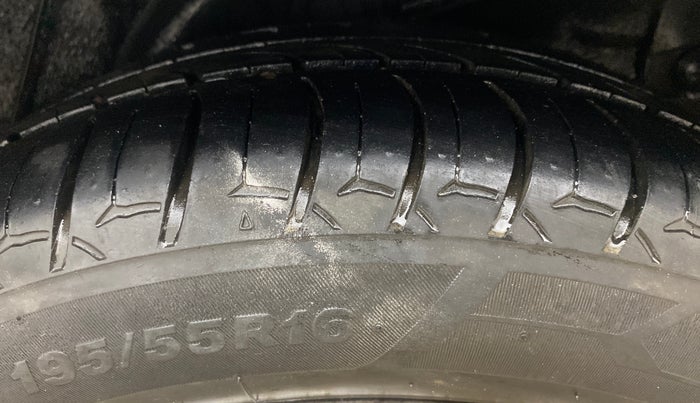 2013 Hyundai Verna FLUIDIC 1.6 VTVT SX, Petrol, Manual, 1,07,943 km, Left Rear Tyre Tread