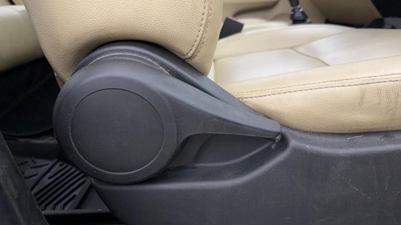 2022 Honda Amaze 1.2L I-VTEC E, Petrol, Manual, 68,688 km, Driver Side Adjustment Panel