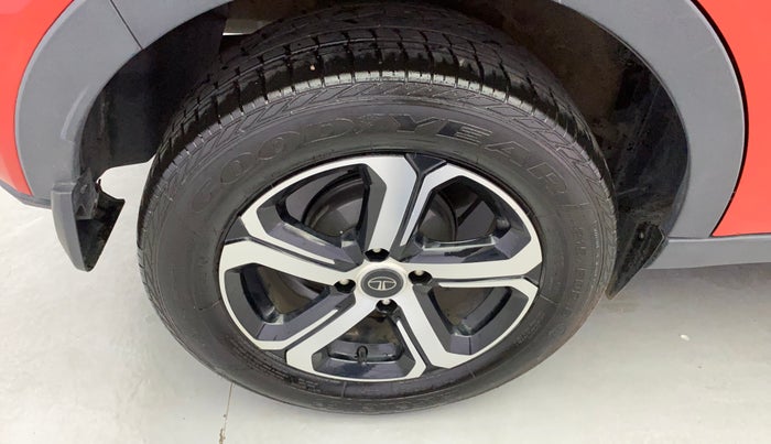 2022 Tata NEXON XZA PLUS DIESEL, Diesel, Automatic, 17,954 km, Right Rear Wheel
