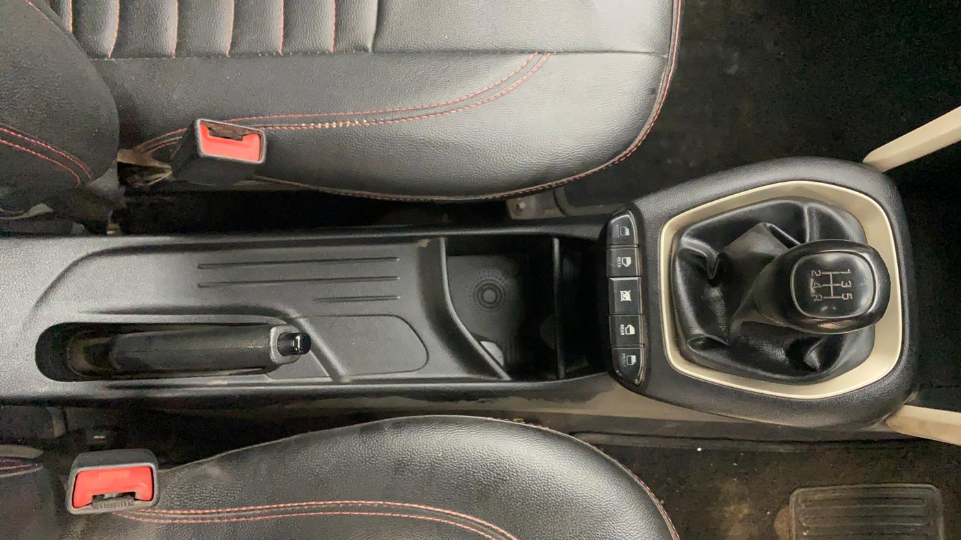 2020 Hyundai NEW SANTRO SPORTZ MT, Petrol, Manual, 98,893 km, Gear Lever