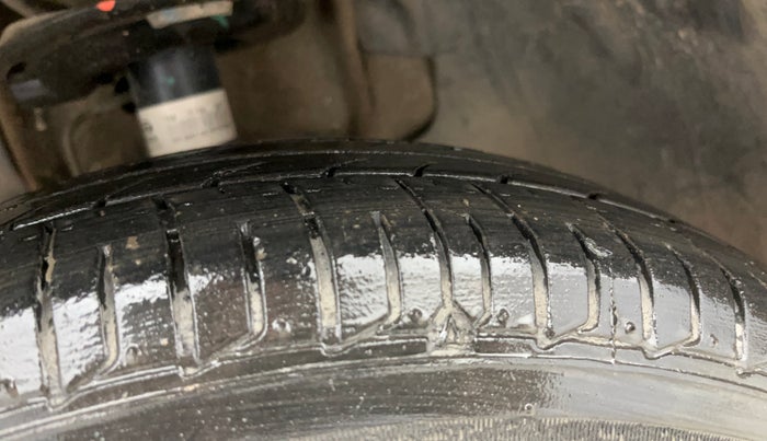 2016 Tata Tiago XM PETROL, Petrol, Manual, 68,448 km, Left Front Tyre Tread