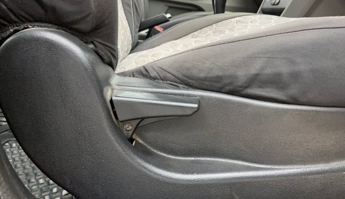 2016 Tata Tiago XM PETROL, Petrol, Manual, 68,448 km, Driver Side Adjustment Panel