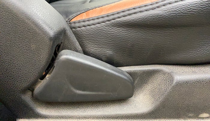 2018 Renault Kwid CLIMBER 1.0, Petrol, Manual, 66,562 km, Driver Side Adjustment Panel